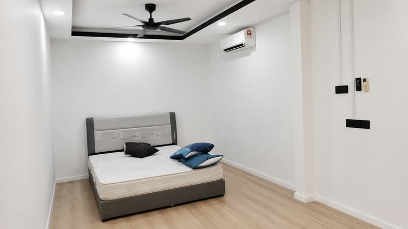 2-storey Terraced House for Sale in Bandar Bukit Beruntung (Bukit Beruntung) - Rosdi Sharif - Bedroom - PropertyGuru.com.my