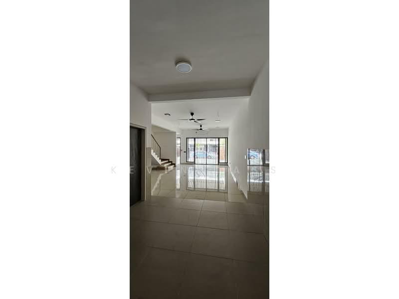 2-storey Terraced House for Sale in Elmina West (Sungai Buloh) - Kevin Dass - Living Room - PropertyGuru.com.my