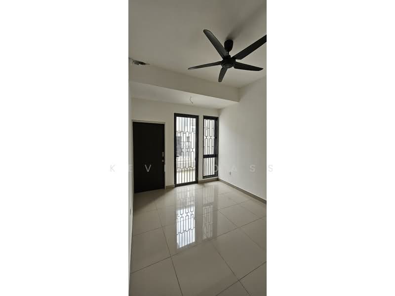 2-storey Terraced House for Sale in Elmina West (Sungai Buloh) - Kevin Dass - Living Room - PropertyGuru.com.my