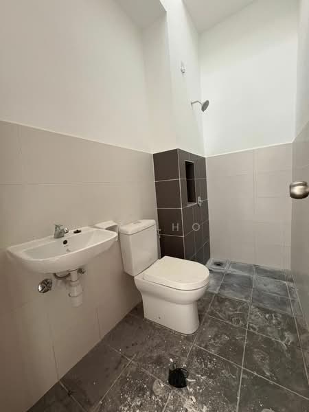 Rumah Teres 2 Tingkat untuk Disewa di Setia Eco Gardens (Gelang Patah) - Jay Ho - Bathroom - PropertyGuru.com.my