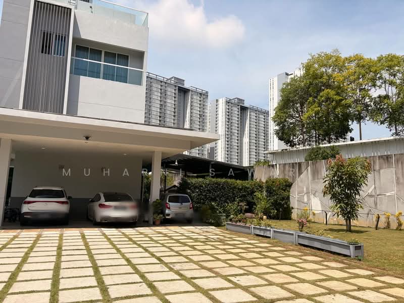 Bungalow for Sale in Lakefront Villa (Cyberjaya) - muharni sawarin - Exterior - PropertyGuru.com.my