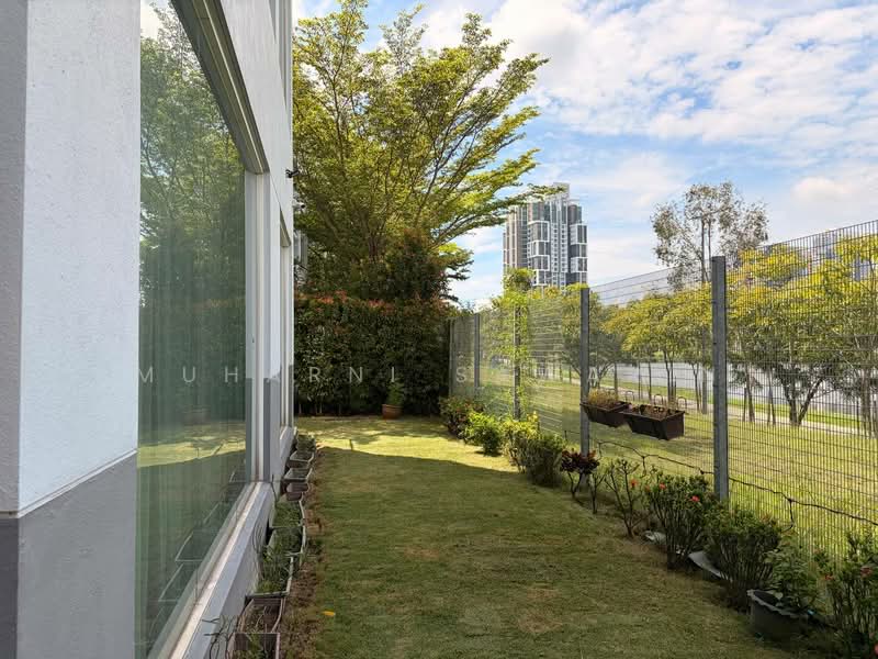 Bungalow for Sale in Lakefront Villa (Cyberjaya) - muharni sawarin - Exterior - PropertyGuru.com.my