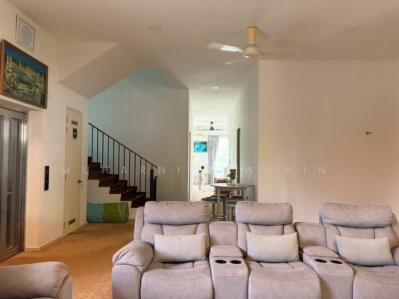 Bungalow for Sale in Lakefront Villa (Cyberjaya) - muharni sawarin - Living Room - PropertyGuru.com.my