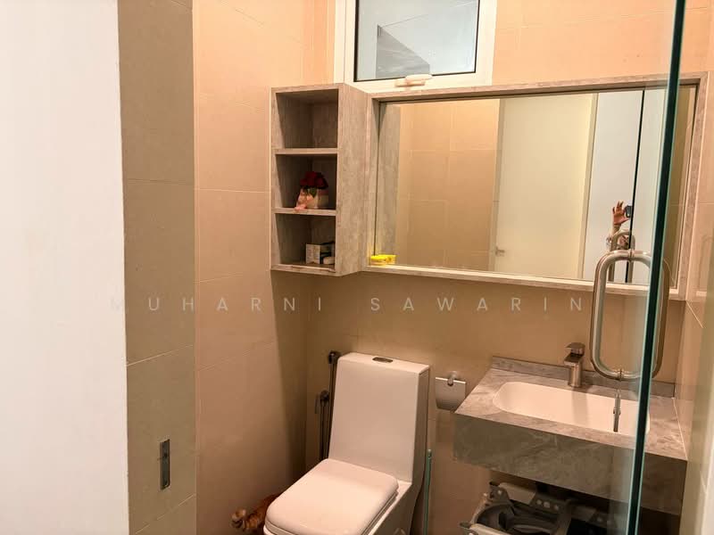 Bungalow for Sale in Lakefront Villa (Cyberjaya) - muharni sawarin - Bathroom - PropertyGuru.com.my