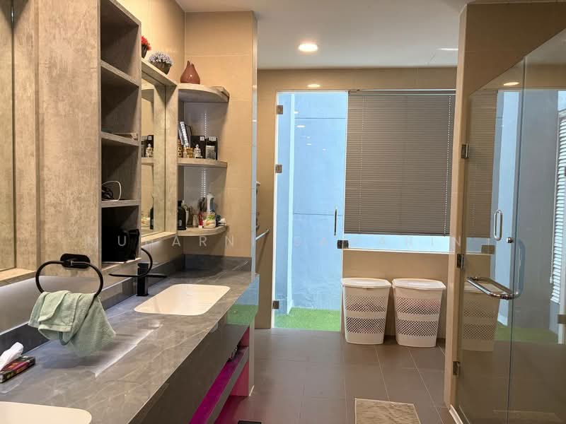 Bungalow for Sale in Lakefront Villa (Cyberjaya) - muharni sawarin - Bathroom - PropertyGuru.com.my