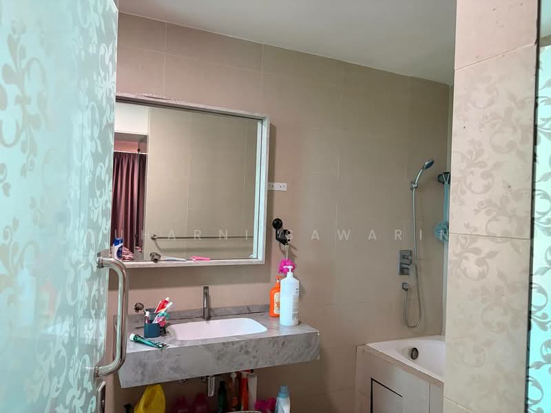 Bungalow for Sale in Lakefront Villa (Cyberjaya) - muharni sawarin - Bathroom - PropertyGuru.com.my