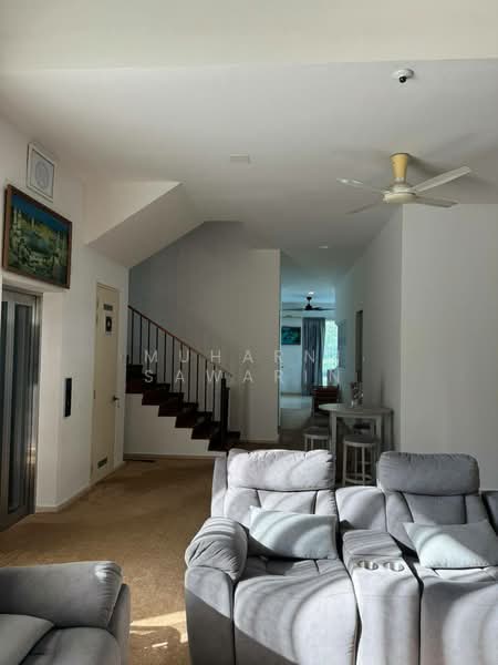 Bungalow for Sale in Lakefront Villa (Cyberjaya) - muharni sawarin - Living Room - PropertyGuru.com.my