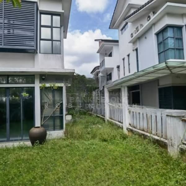 Rumah Berkembar untuk Dijual di Bukit Jelutong (Shah Alam) - Robin Loh - Exterior - PropertyGuru.com.my