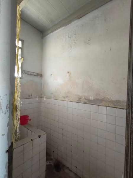 2-storey Terraced House for Sale in Taman Kledang (Menglembu) - Jeff Tan - Bathroom - PropertyGuru.com.my
