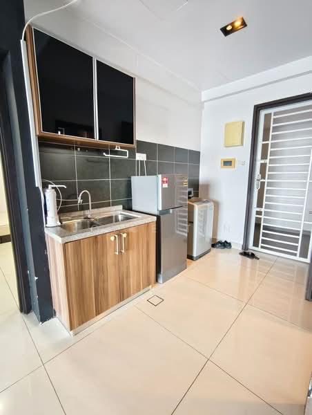 Service Residence for Sale at D'Inspire Residence (Inspira Bestari) - Joyce Tan - Kitchen - PropertyGuru.com.my