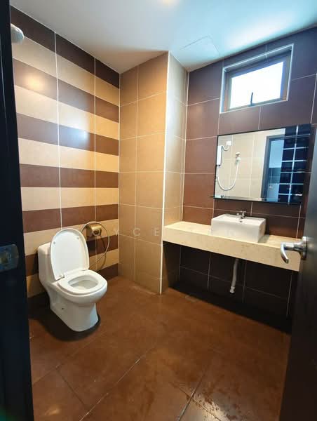 Service Residence for Sale at D'Inspire Residence (Inspira Bestari) - Joyce Tan - Bathroom - PropertyGuru.com.my