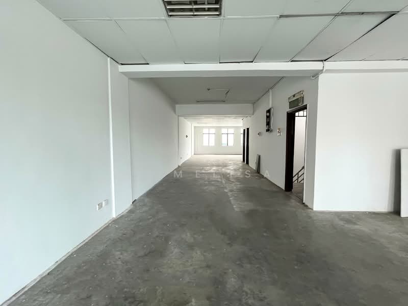 Kedai / Pejabat untuk Dijual di Presint 8 (Putrajaya) - N. Melisa - Corridor - PropertyGuru.com.my