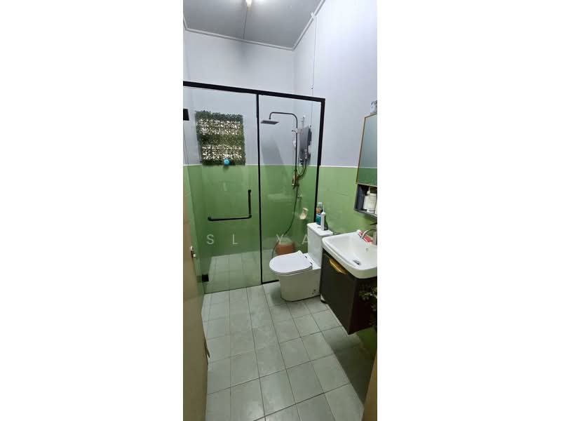 1-storey Terraced House for Sale in Seremban (Negeri Sembilan) - SL Yap - Bathroom - PropertyGuru.com.my