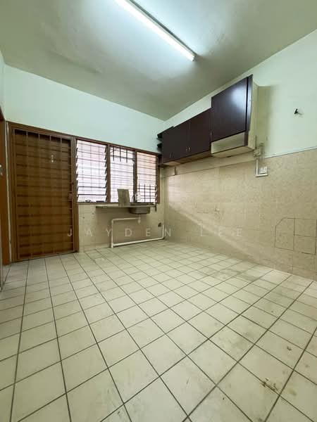 Rumah Teres 2 Tingkat untuk Dijual di Puchong (Selangor) - Jayden Lee - Kitchen - PropertyGuru.com.my