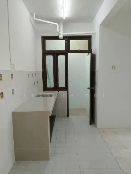 Apartment for Rent at Kiambang Apartment - Stanley Ooi - Kitchen - PropertyGuru.com.my
