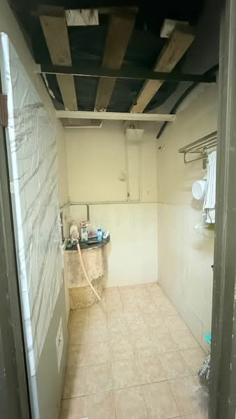 1-storey Terraced House for Sale in Taman Lagenda (Padang Serai) - Aswad . - Bathroom - PropertyGuru.com.my