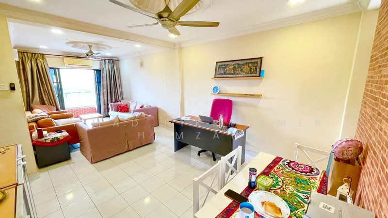 Pangsapuri untuk Dijual di Permata Heights - Ahmad Fikri Amer Hamzah - Living Room - PropertyGuru.com.my