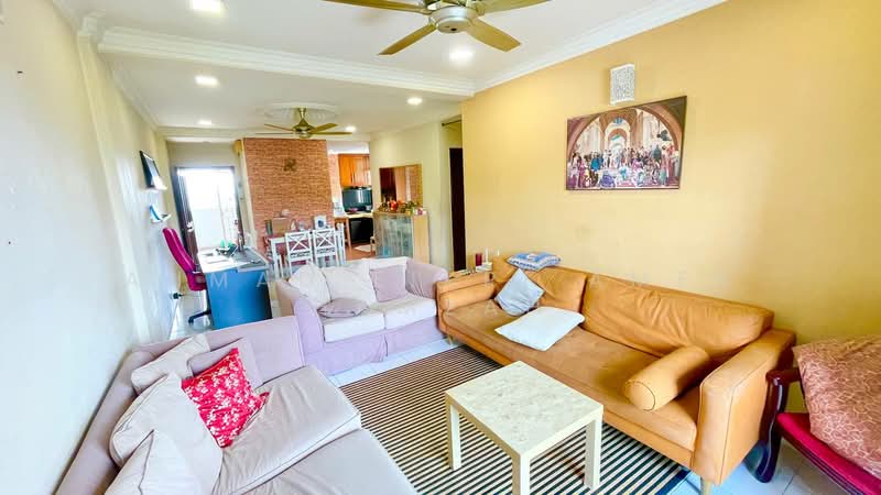 Pangsapuri untuk Dijual di Permata Heights - Ahmad Fikri Amer Hamzah - Living Room - PropertyGuru.com.my