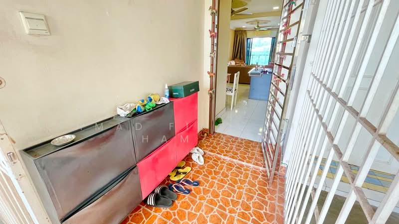 Pangsapuri untuk Dijual di Permata Heights - Ahmad Fikri Amer Hamzah - Entrance - PropertyGuru.com.my
