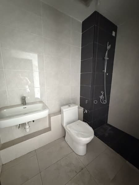 Servis Apartment untuk Dijual di Wave @ Marina Cove - Regine Foo - Bathroom - PropertyGuru.com.my