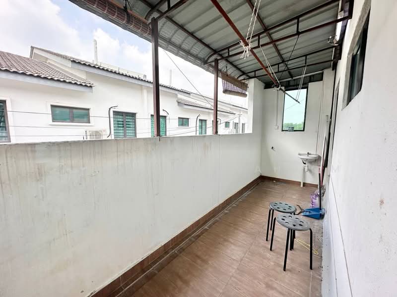 Rumah Teres 2 Tingkat untuk Dijual di Telok Panglima Garang (Selangor) - Fauzan bin Sahrom - Balcony - PropertyGuru.com.my