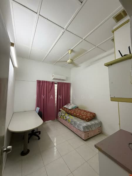 Rumah Teres untuk Disewa di Bandar Sungai Long (Selangor) - Ryan Low - Bedroom - PropertyGuru.com.my