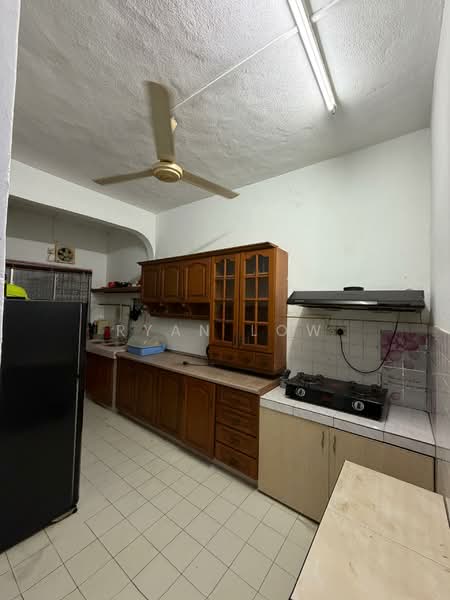 Rumah Teres untuk Disewa di Bandar Sungai Long (Selangor) - Ryan Low - Kitchen - PropertyGuru.com.my