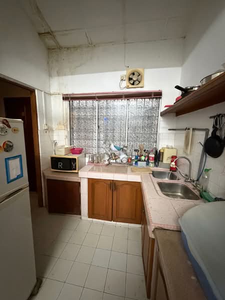 Rumah Teres untuk Disewa di Bandar Sungai Long (Selangor) - Ryan Low - Kitchen - PropertyGuru.com.my