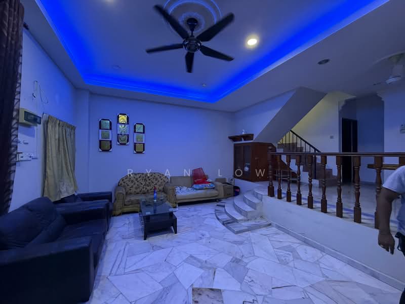 Rumah Teres untuk Disewa di Bandar Sungai Long (Selangor) - Ryan Low - Living Room - PropertyGuru.com.my