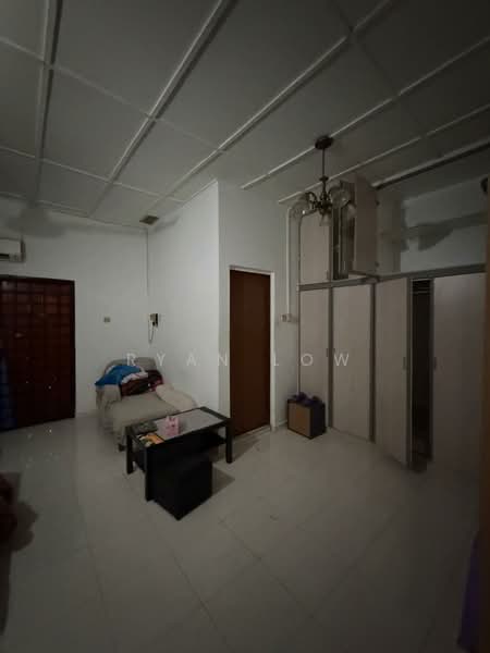 Rumah Teres untuk Disewa di Bandar Sungai Long (Selangor) - Ryan Low - Living Room - PropertyGuru.com.my
