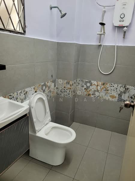 Rumah Teres 2 Tingkat untuk Dijual di Taman Wawasan (Puchong) - Kevin Dass - Bathroom - PropertyGuru.com.my