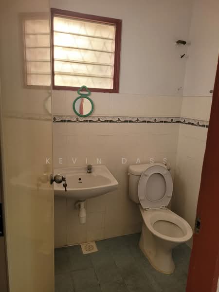 Rumah Teres 2 Tingkat untuk Dijual di Taman Wawasan (Puchong) - Kevin Dass - Bathroom - PropertyGuru.com.my