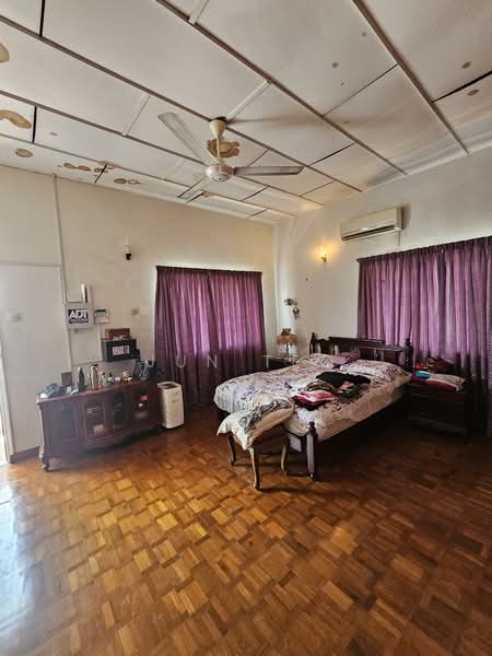 Rumah Banglo untuk Dijual di Taman Bukit Pantai (Bangsar) - Jun Teo - Bedroom - PropertyGuru.com.my
