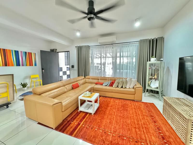 2-storey Terraced House for Sale in Bukit Jelutong (Shah Alam) - Nahathir Shahabudin - Living Room - PropertyGuru.com.my