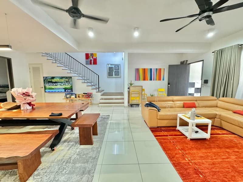 2-storey Terraced House for Sale in Bukit Jelutong (Shah Alam) - Nahathir Shahabudin - Living Room - PropertyGuru.com.my