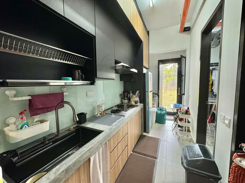 2-storey Terraced House for Sale in Bukit Jelutong (Shah Alam) - Nahathir Shahabudin - Kitchen - PropertyGuru.com.my