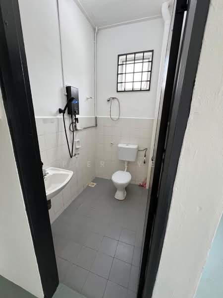 Rumah Teres 1 Tingkat untuk Dijual di Pekan Nanas (Johor) - Pier Lye - Bathroom - PropertyGuru.com.my