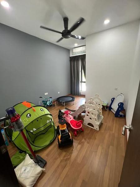 2-storey Terraced House for Sale in Bandar Bukit Raja (Klang) - Eric Teh - Bedroom - PropertyGuru.com.my