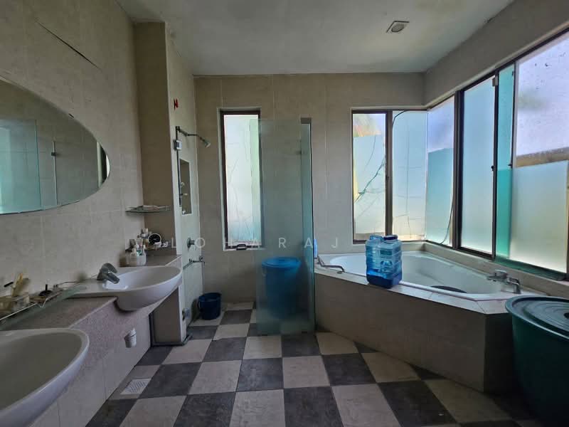 Bungalow for Sale in Taman Aman Perdana (Kapar) - Loharaj . - Bathroom - PropertyGuru.com.my