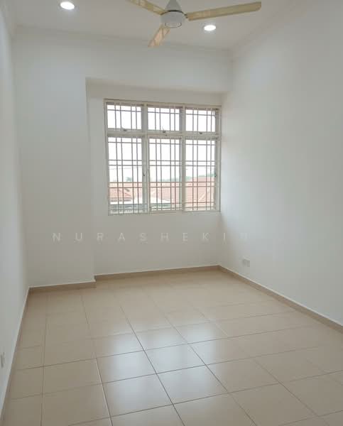 Semi-Detached House for Sale in Bandar Baru Salak Tinggi (Sepang) - Nurashekin . - Interior - PropertyGuru.com.my