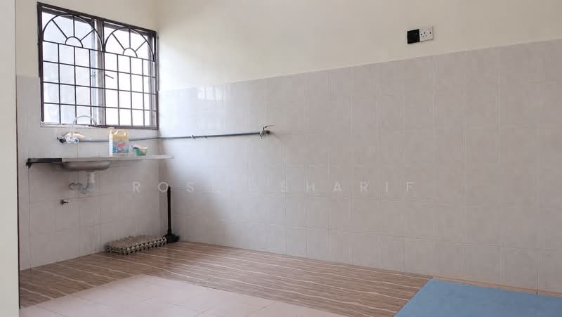 2-storey Terraced House for Sale in Rawang (Selangor) - Rosdi Sharif - Kitchen - PropertyGuru.com.my