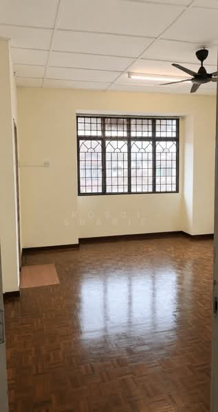 2-storey Terraced House for Sale in Rawang (Selangor) - Rosdi Sharif - Living Room - PropertyGuru.com.my