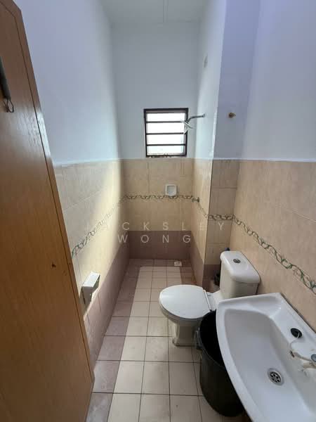 Rumah Teres 2 Tingkat untuk Dijual di Taman Prima Saujana (Kajang) - Jacksley Wong - Bathroom - PropertyGuru.com.my