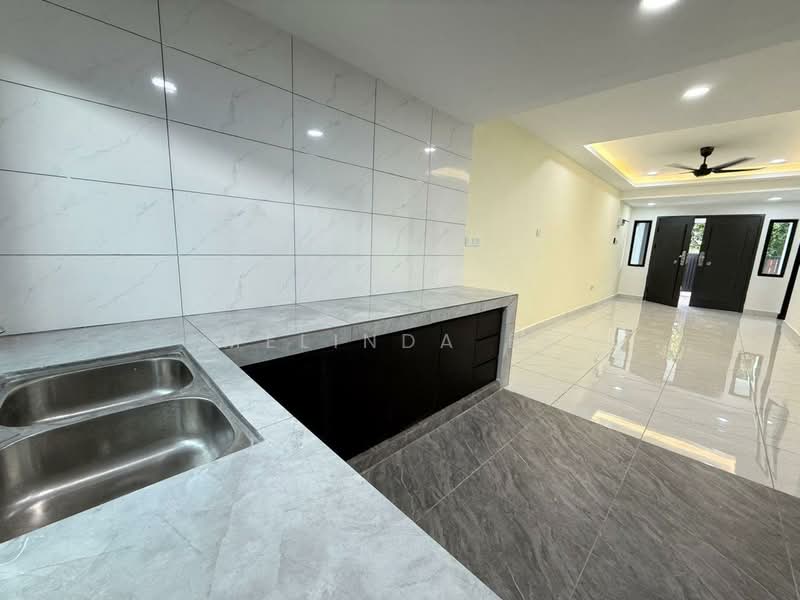 1-storey Terraced House for Sale in Ulu Tiram (Johor) - Melinda Ee - Kitchen - PropertyGuru.com.my