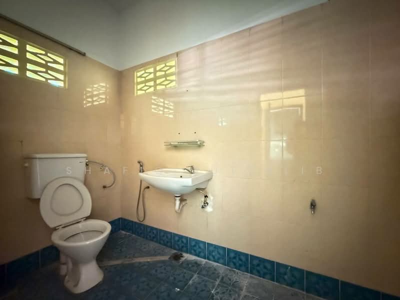 2-storey Terraced House for Sale in Taman Kajang Prima (Kajang) - Shafiq Muttalib - Bathroom - PropertyGuru.com.my