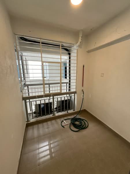 Apartment for Rent at Putra 1 - Lee Yuqi - Balcony - PropertyGuru.com.my