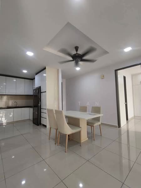 Condominium for Sale at Upper East @ Tiger Lane - Jeff Tan - Kitchen - PropertyGuru.com.my