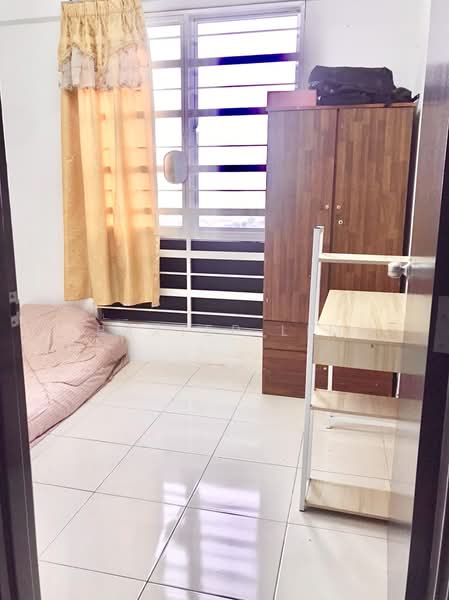 Apartment for Sale at Puncak Hijauan - Baxter Lim - Bedroom - PropertyGuru.com.my
