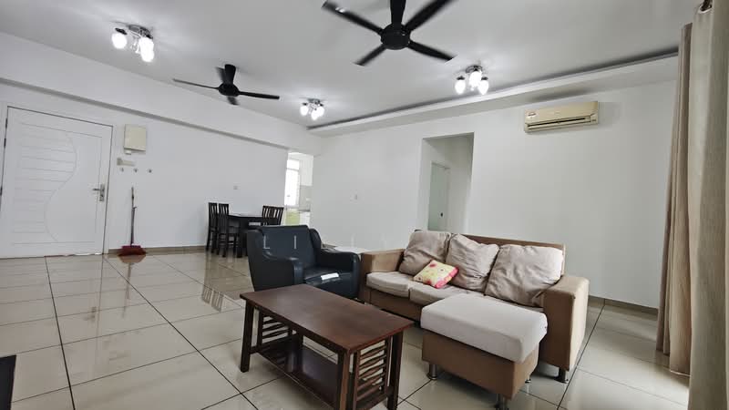 Kondominium untuk Dijual di Arena Residence - Lilly . - Living Room - PropertyGuru.com.my