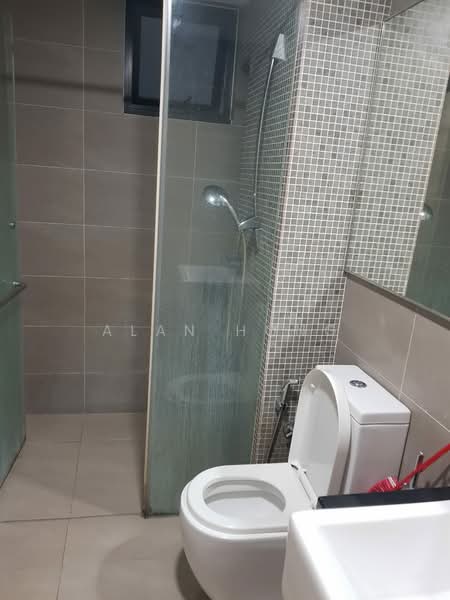 Servis Apartment untuk Dijual di V Residence 2 @ Sunway Velocity - Alan Hong - Bathroom - PropertyGuru.com.my